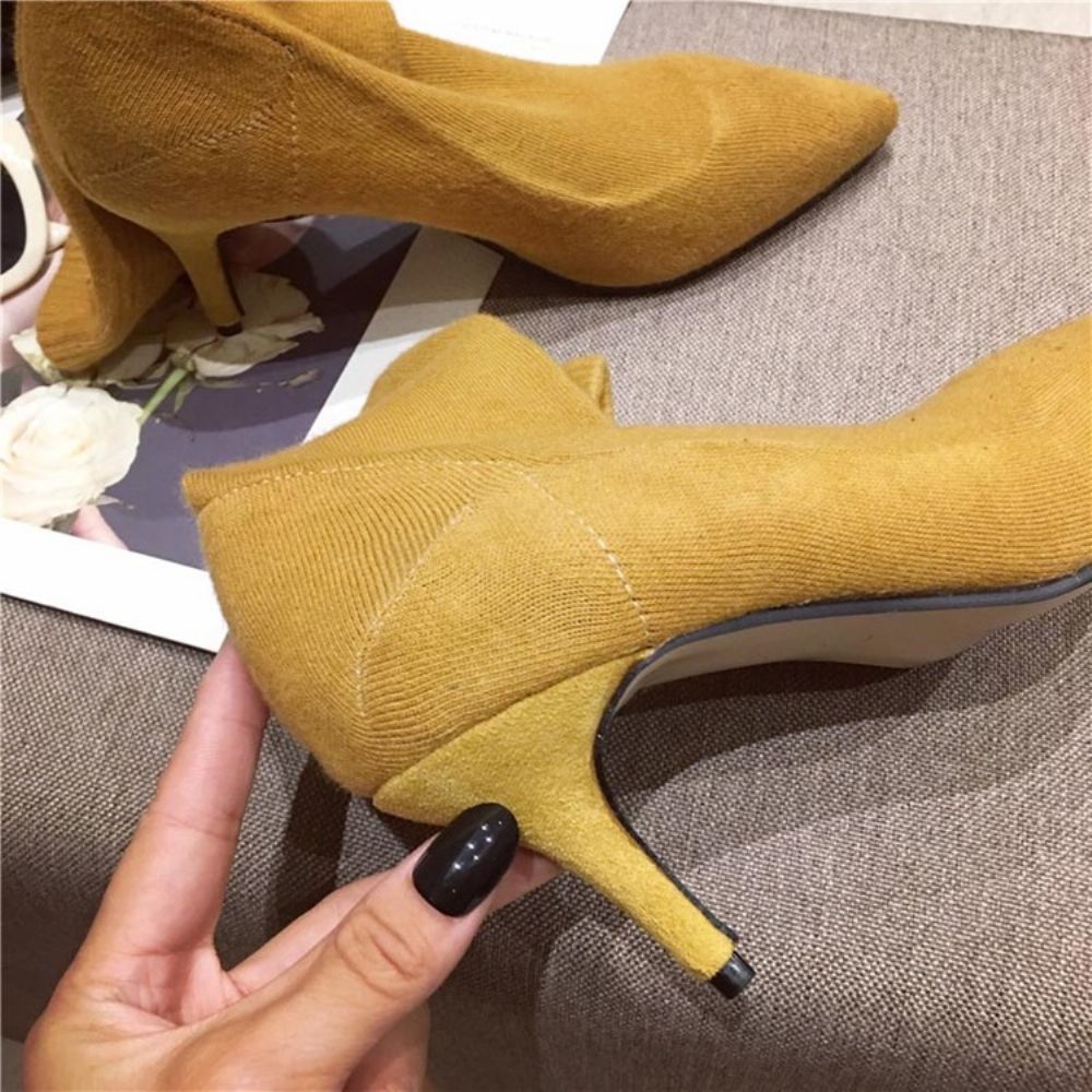 Botas Femininas Com Salto Bico Fino E Salto Fino