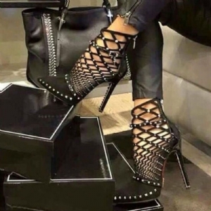 Botas Femininas Com Zíper Lateral Rebite Salto Agulha Bico Fino