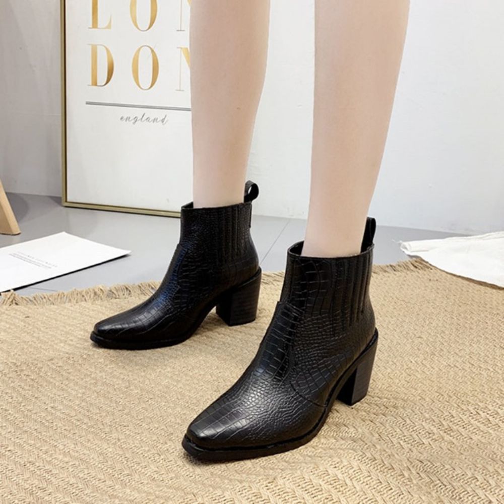 Botas Femininas De Salto Grosso Com Bico Pontudo