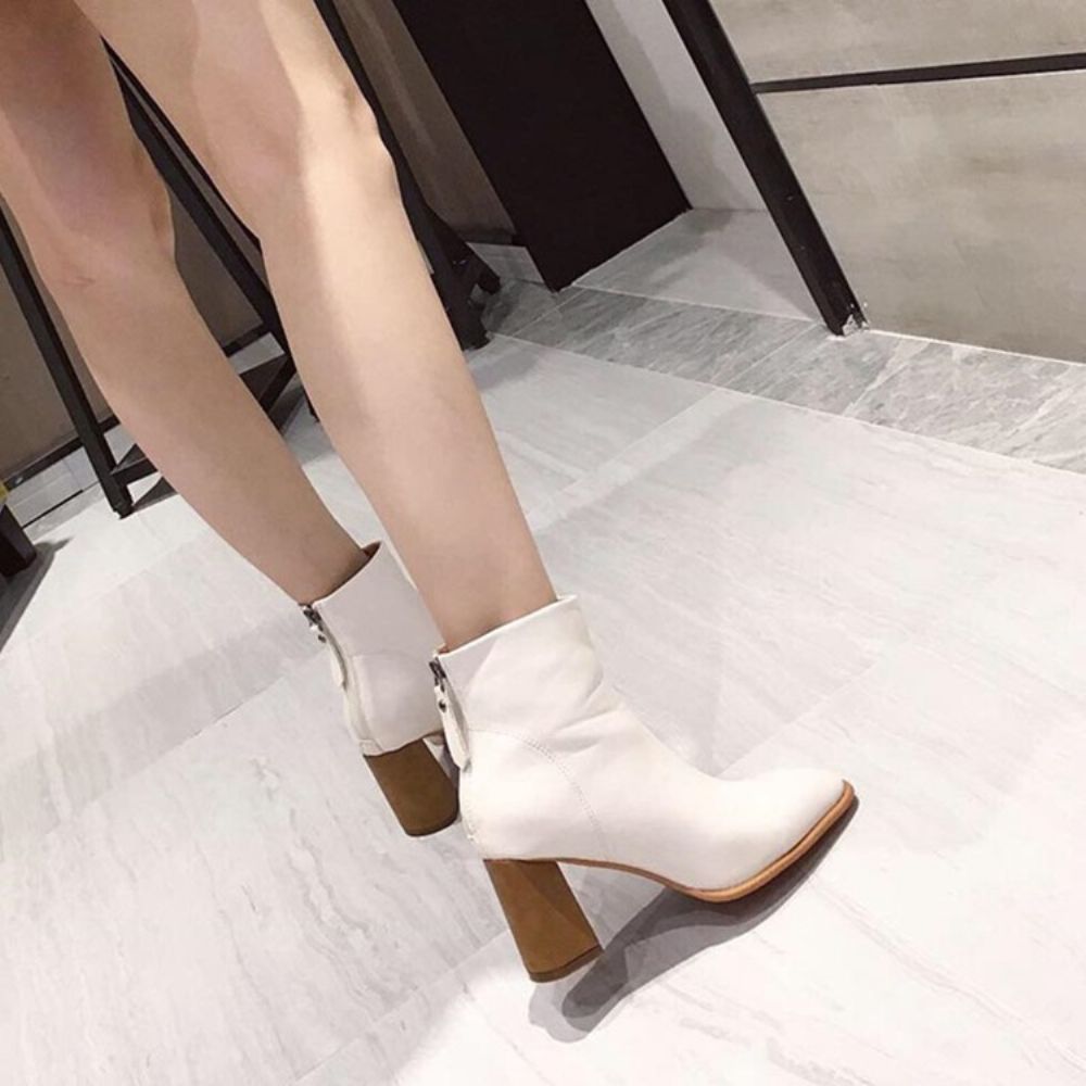 Botas Femininas Simples Com Bico Redondo E Salto Grosso