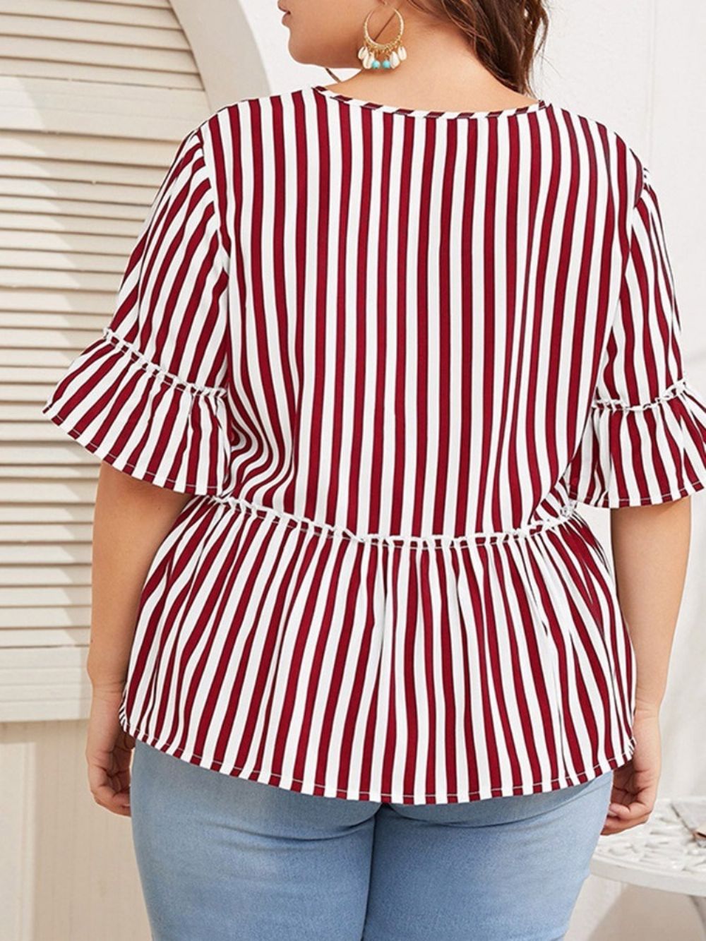 Blusa Feminina Decote Em V Com Listras E Meia Manga