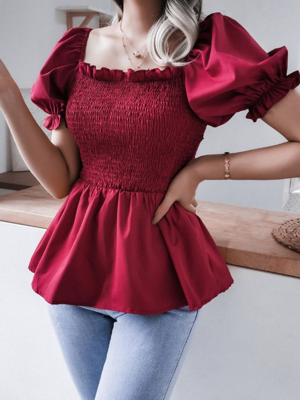 Blusa Feminina Padrão Plissada Decote Quadrado Manga Curta