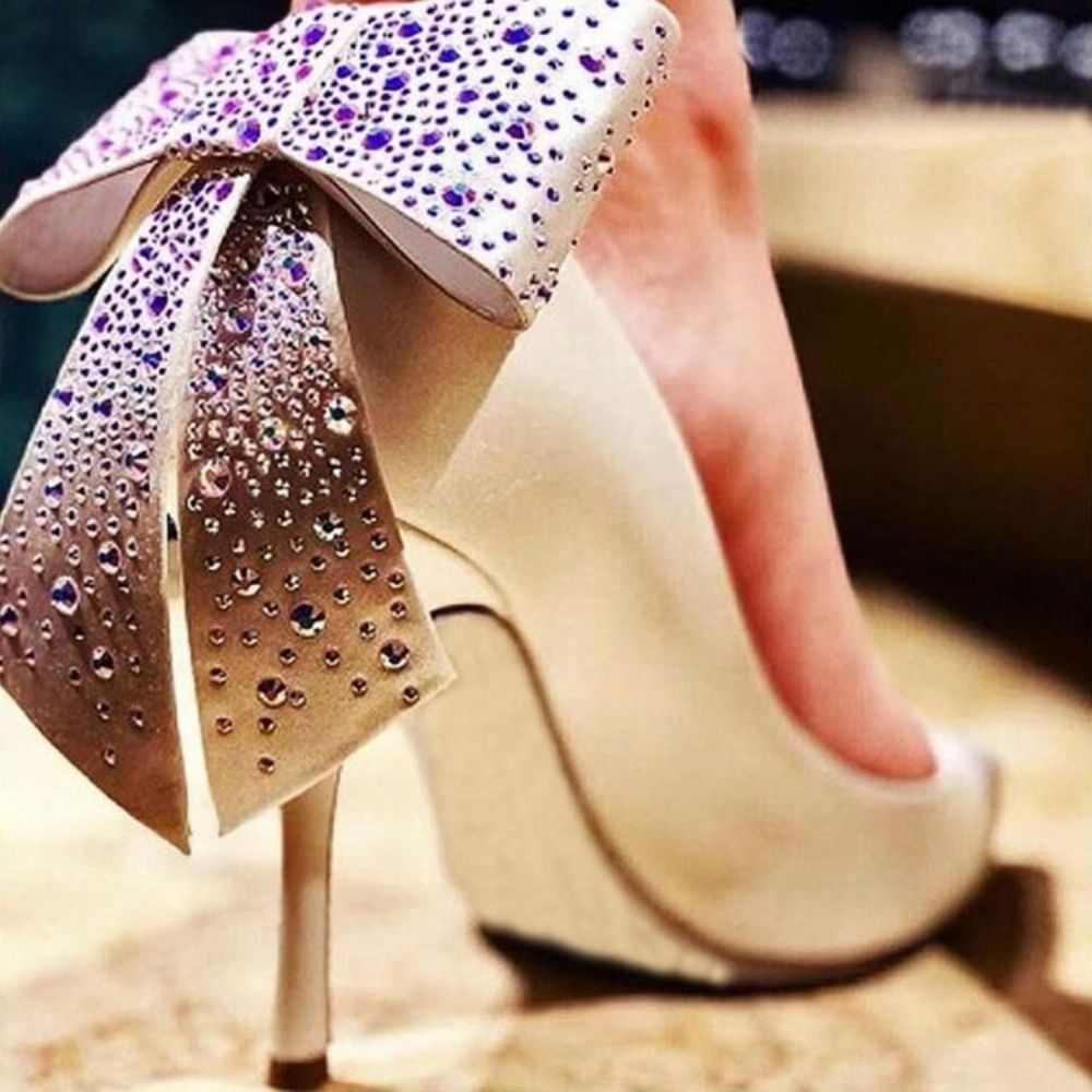 Bombas Femininas De Strass Com Salto Agulha Bico Fino