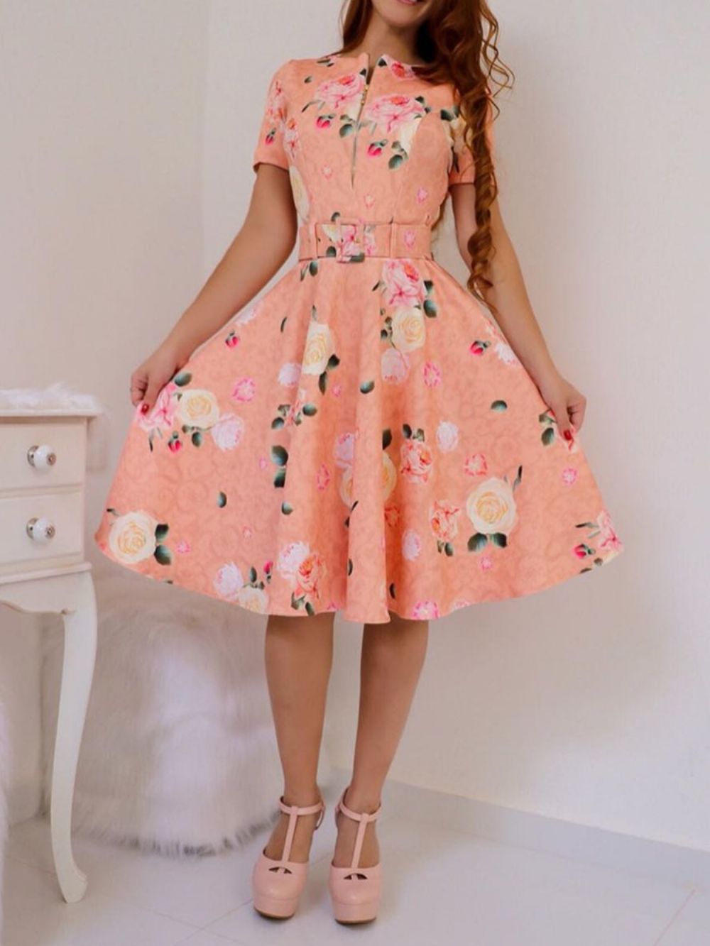 Vestido Estampado Manga Curta Até O Joelho E Linha A