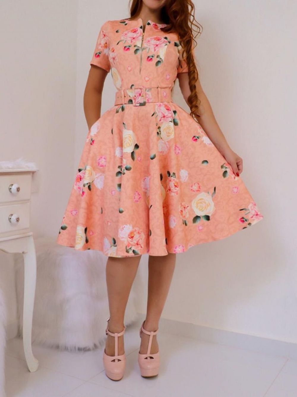 Vestido Estampado Manga Curta Até O Joelho E Linha A