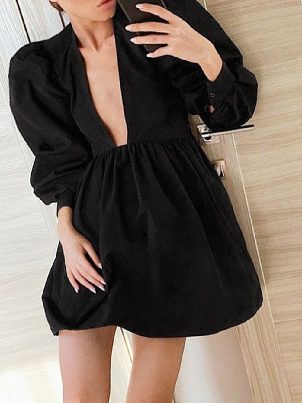 Vestido Feminino Acima Do Joelho Manga Nove Pontos Decote Em V E Linha A