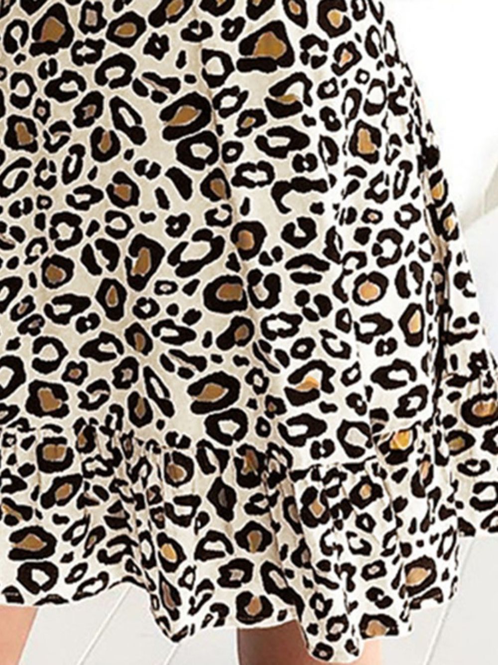 Vestido Pulôver De Leopardo Manga Curta Acima Do Joelho Decote Em V Para Mulheres