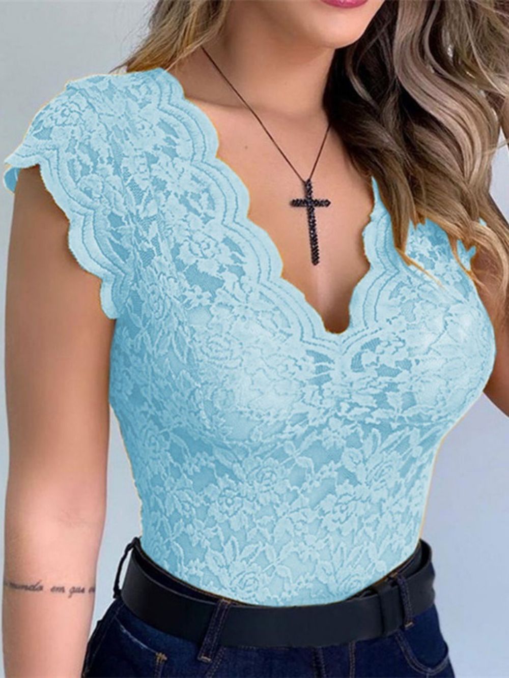 Blusa Feminina Lisa Com Decote Em V Padrão Manga Curta