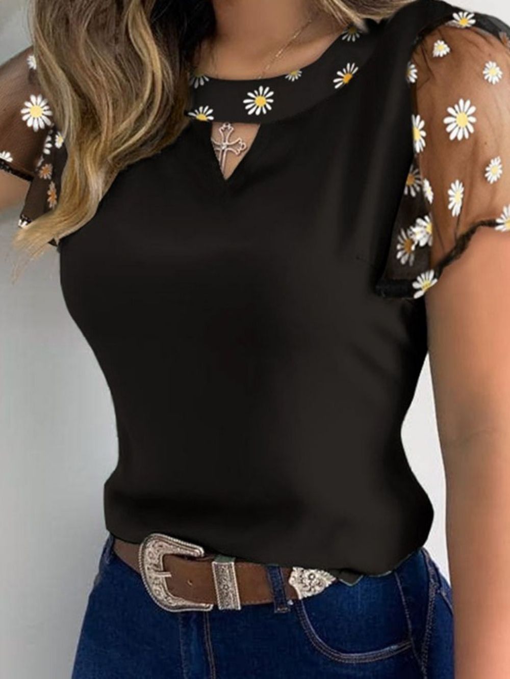 Blusa Feminina Manga Curta Padrão Floral Patchwork Regular