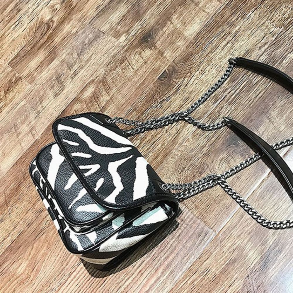 Bolsa Transversal Com Listras De Zebra