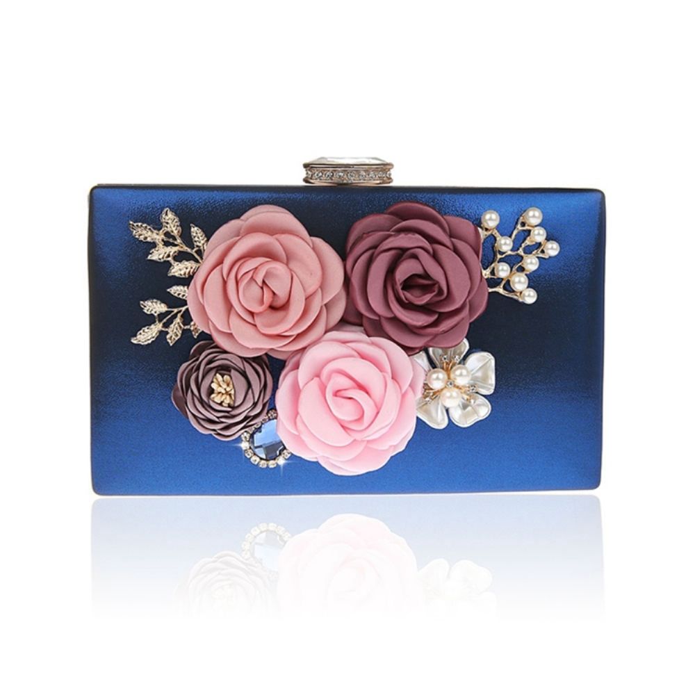 Mini Clutch Feminina Com Adorno De Strass Floral