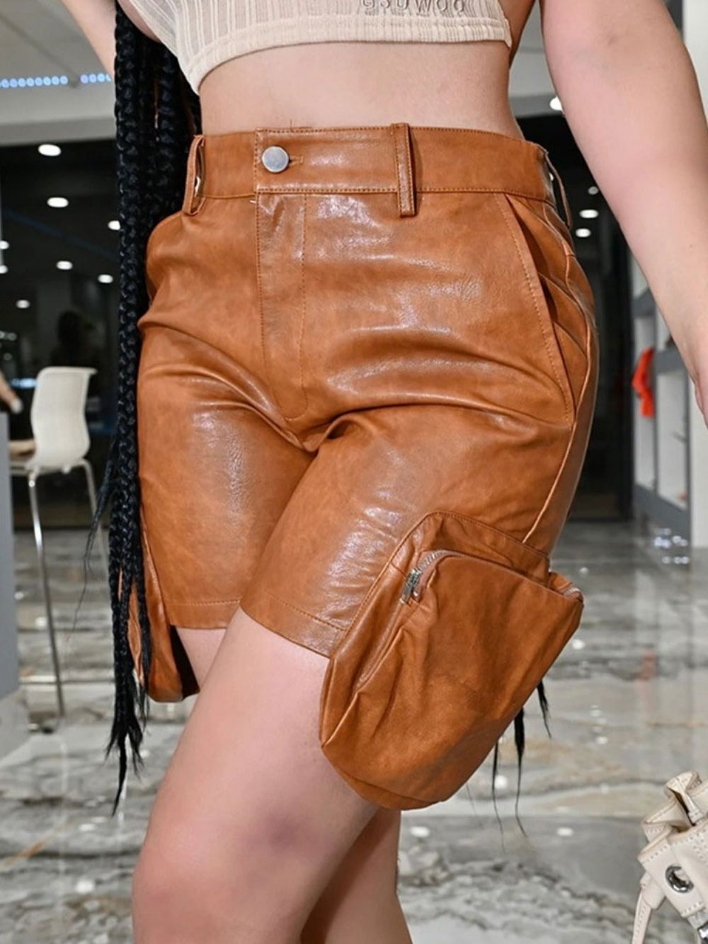 Shorts Slim Com Zíper De Bolso