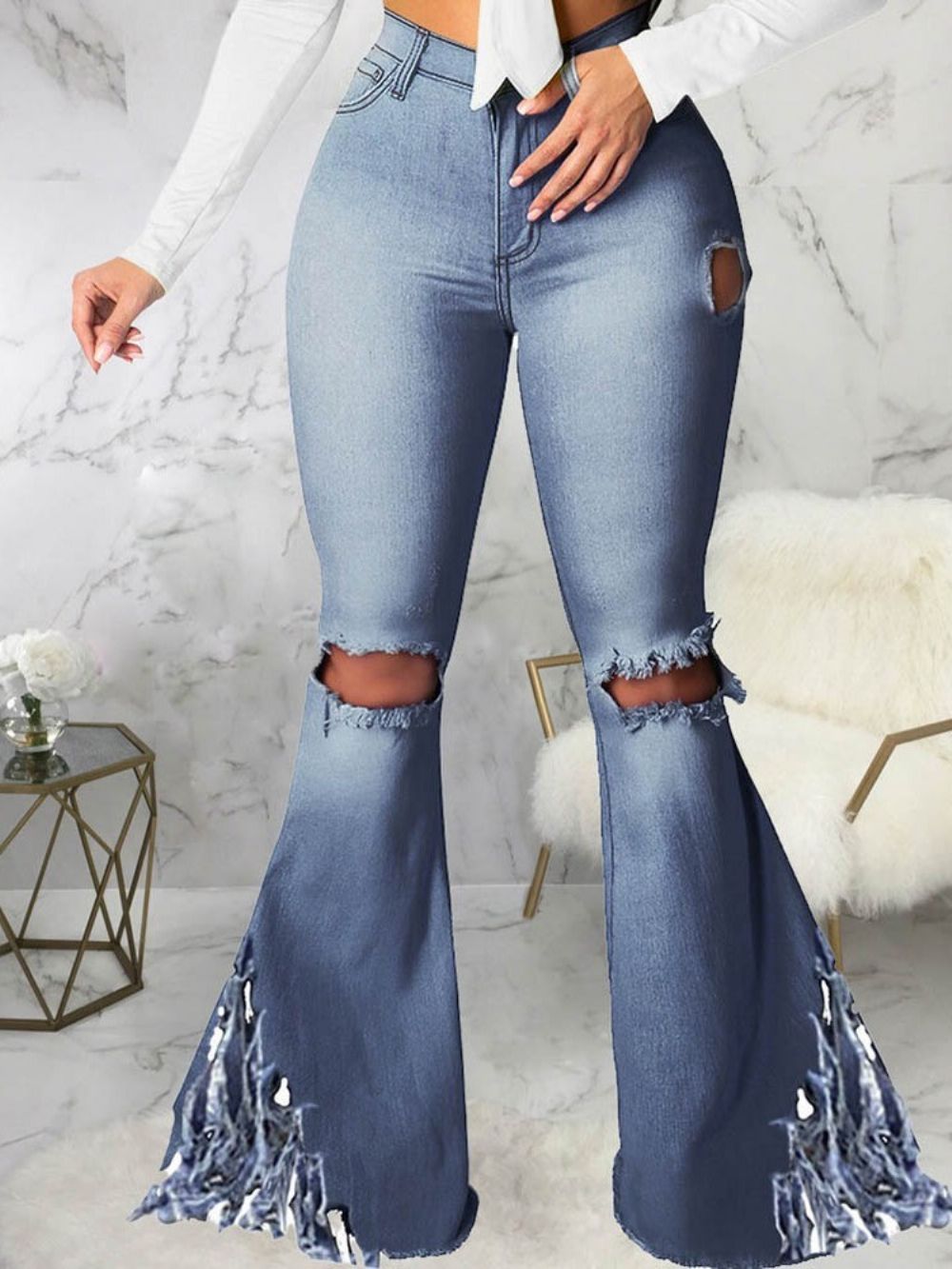 Jeans Feminino Liso Cintura Média Com Furo Bellbottoms