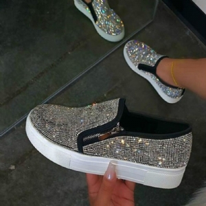 Tênis Lisa Superior De Strass Slip-On De Corte Baixo