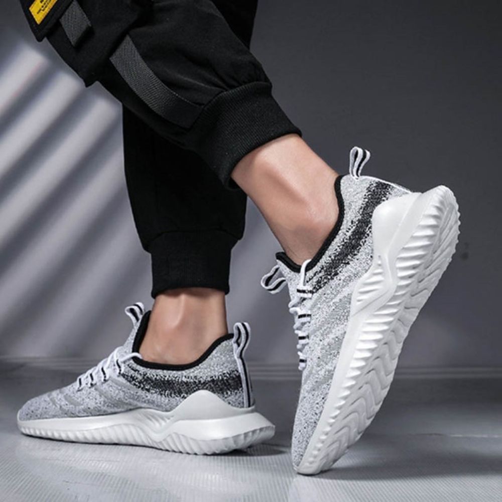 Tênis Masculino Com Cadarço E Cano Baixo Flyknit