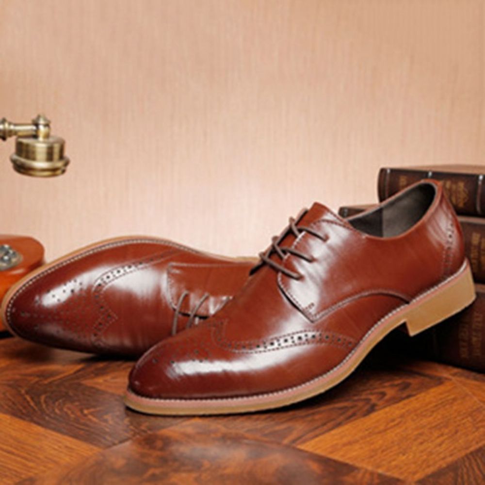 Oxfords Masculinos Lisos E Ocos De Bico Redondo Com Cadarço