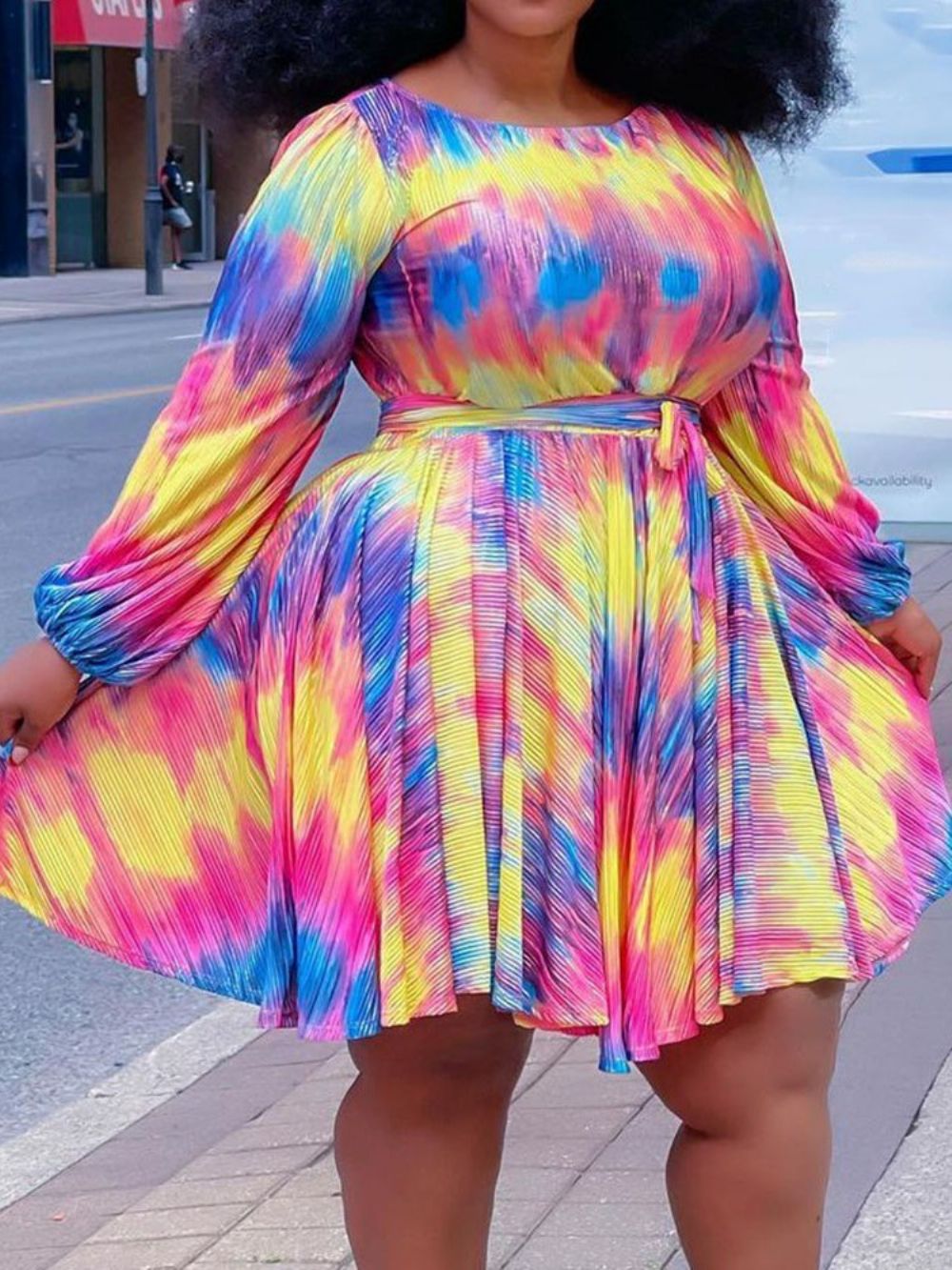 Vestido Colorido Acima Do Joelho Com Cadarço Manga Longa Plus Size