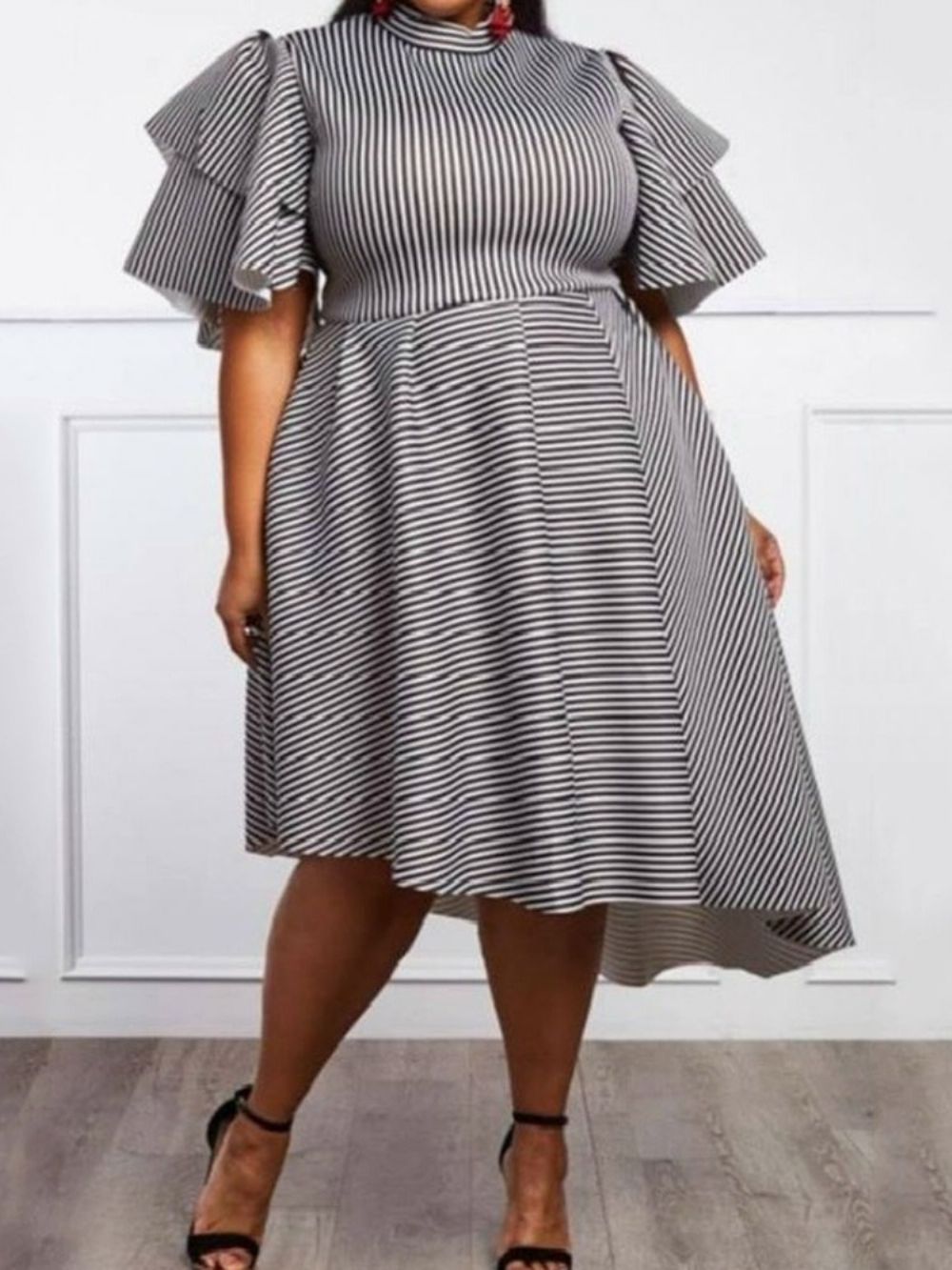 Vestido De Manga Com Babados Assimétrico Plus Size Com Babados