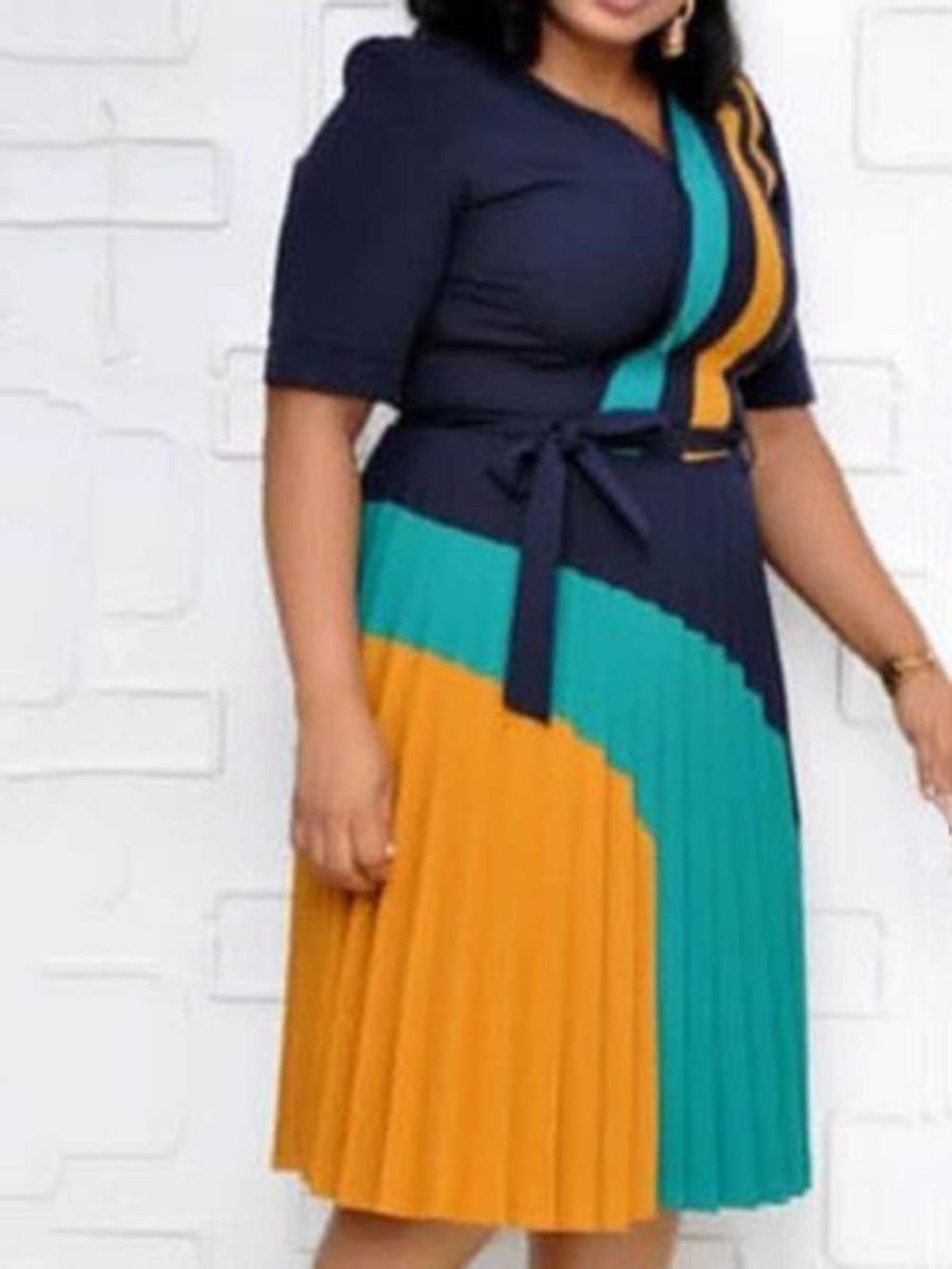 Vestido Plus Size Meia Panturrilha Gola V Manga Curta Color Block Data Noite Saia Vestido