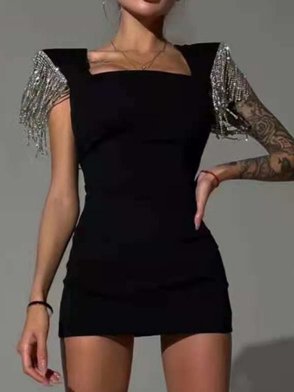 Vestido Bodycon Decote Quadrado Acima Do Joelho Com Borla