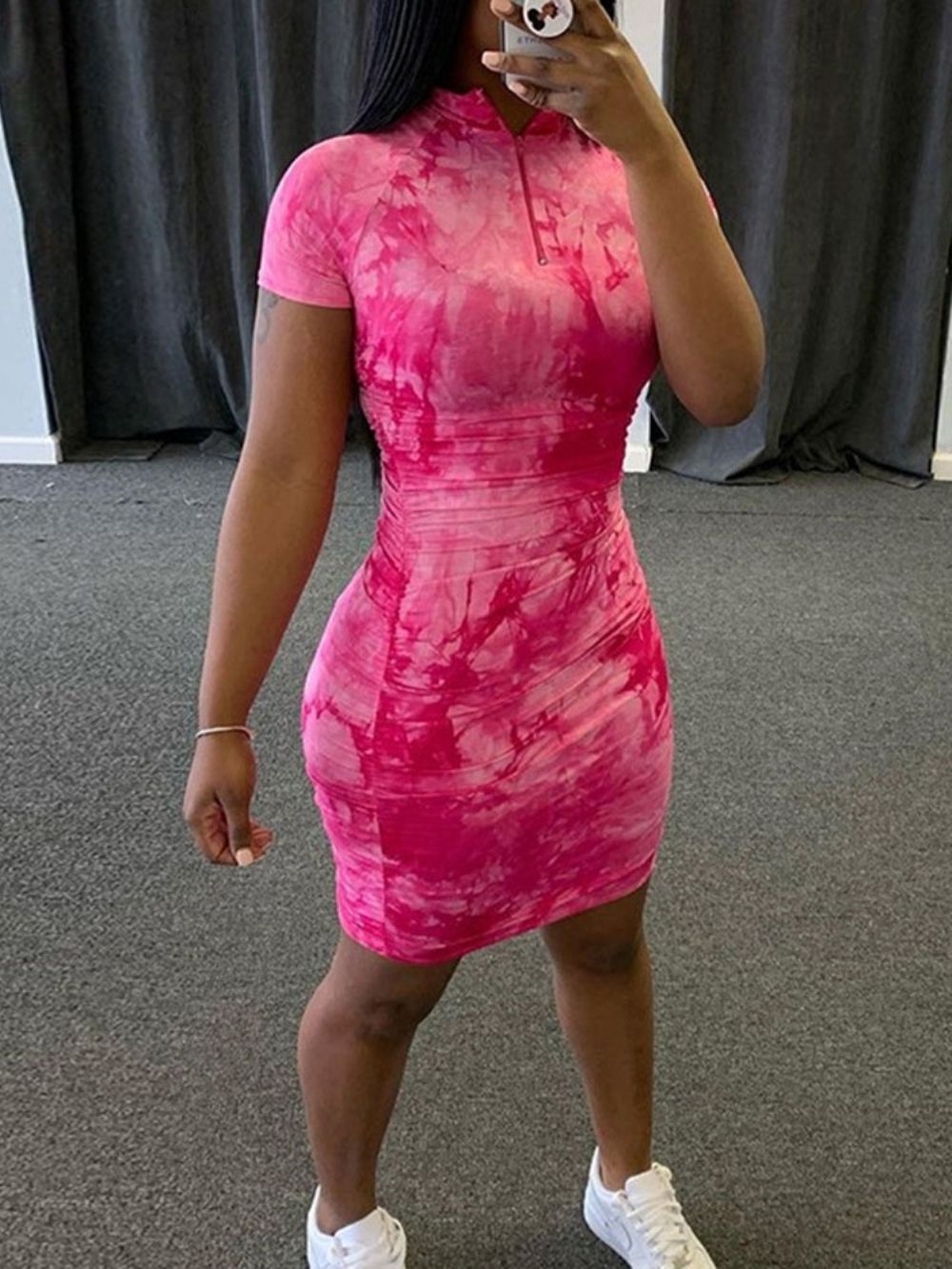 Vestido Bodycon Estampado De Manga Curta Acima Do Joelho