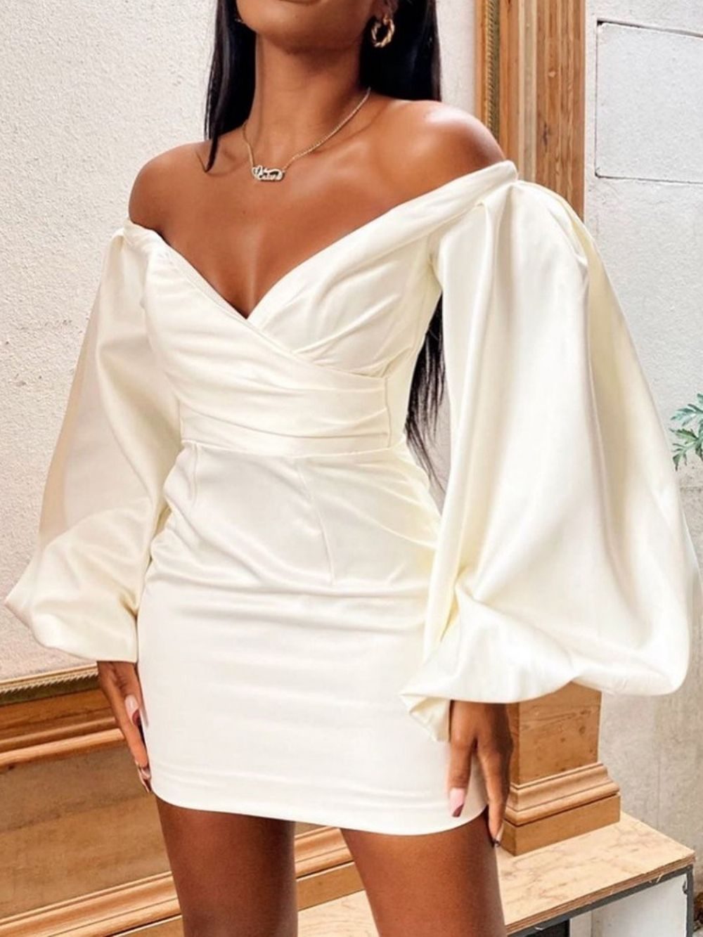 Vestido Com Decote Em V Acima Do Joelho Manga Longa Branco Bodycon Vestido Preto