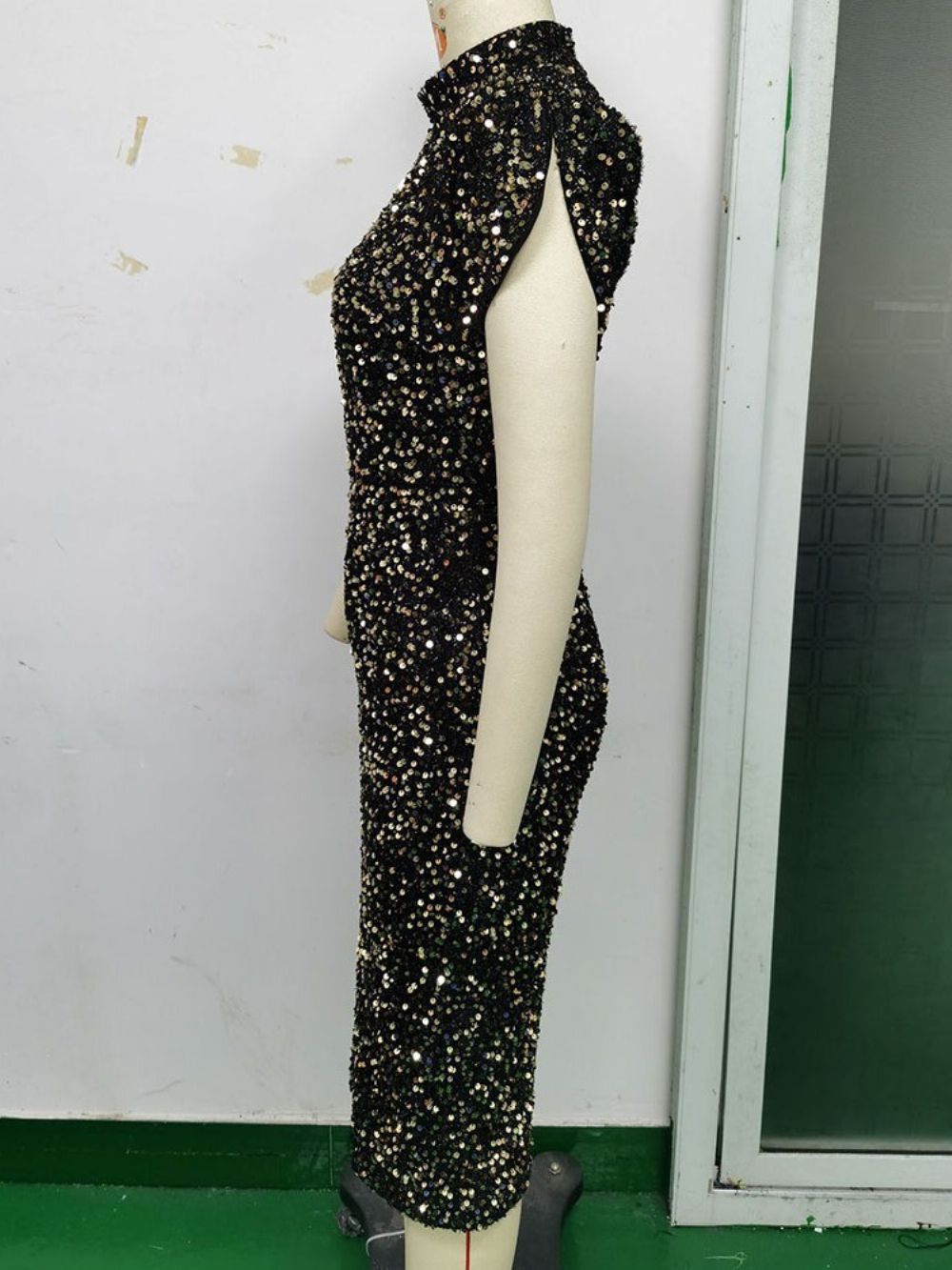 Vestido De Pulôver Bodycon Com Lantejoulas Manga Curta E Meia Panturrilha