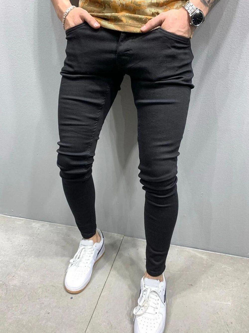 Calça Lápis Jeans De Cintura Média Com Zíper