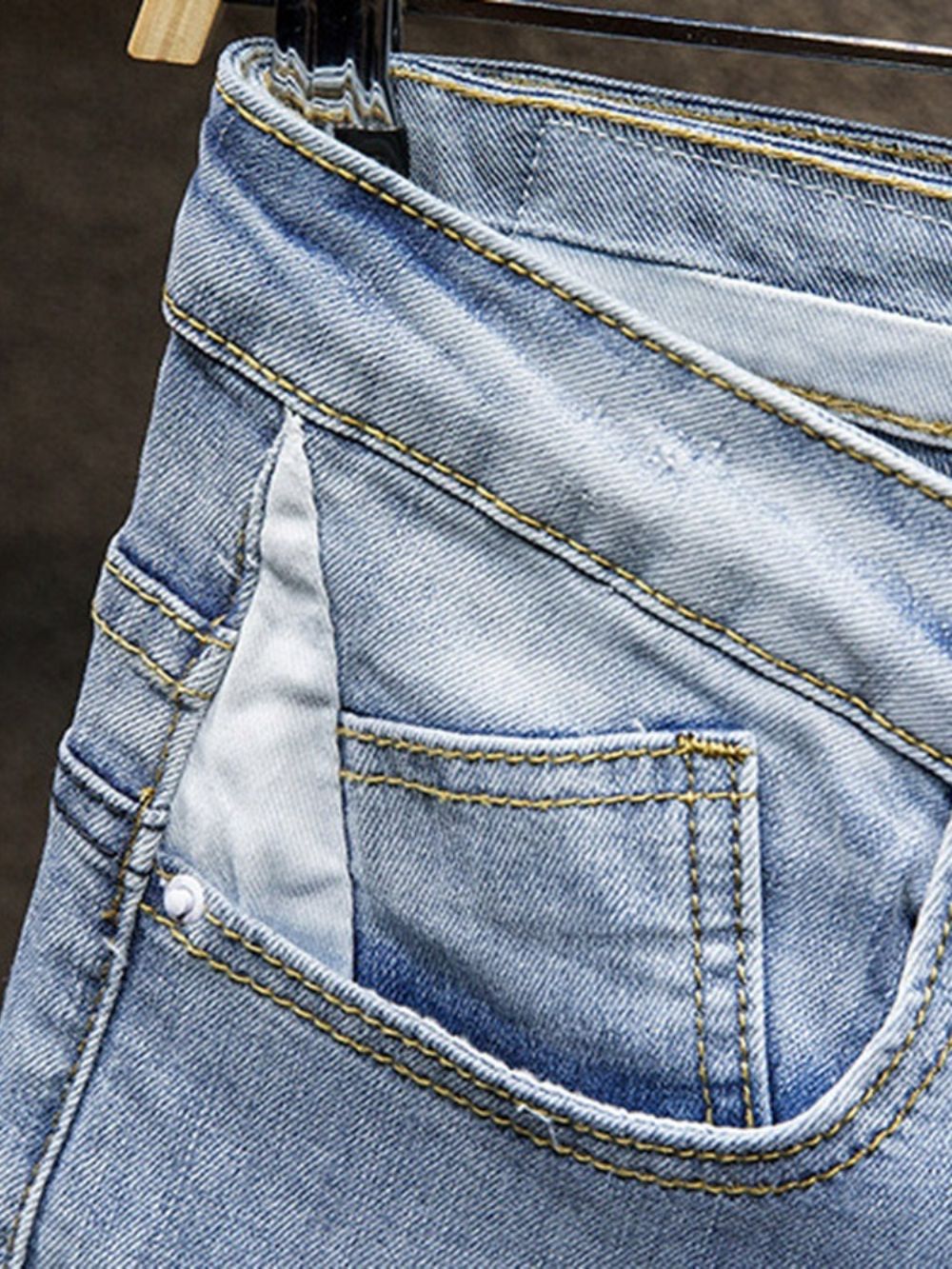 Jeans De Cintura Média Com Furo Simples Moda