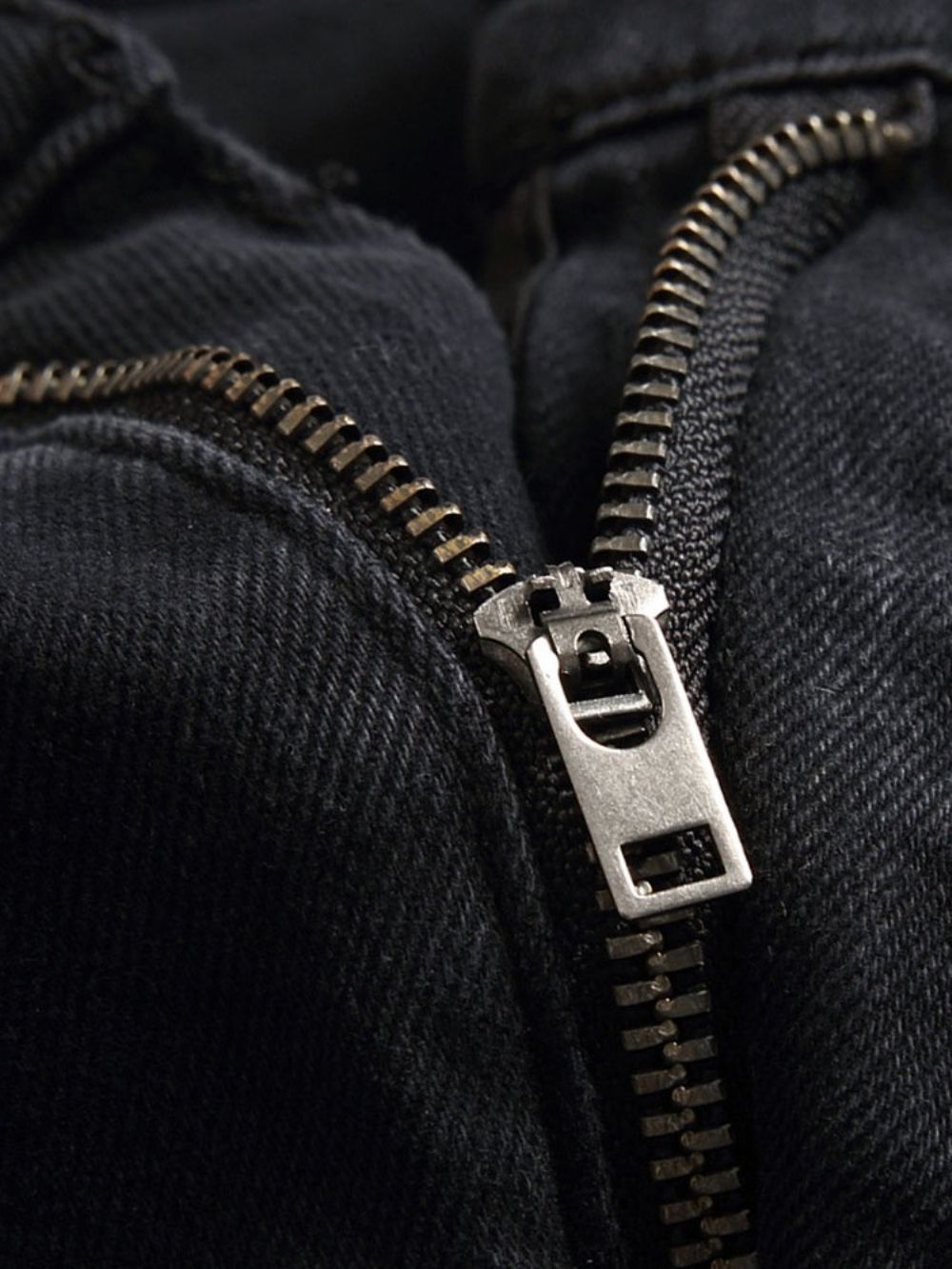 Jeans Cintura Média Com Zíper E Degradê Reto Com Furo