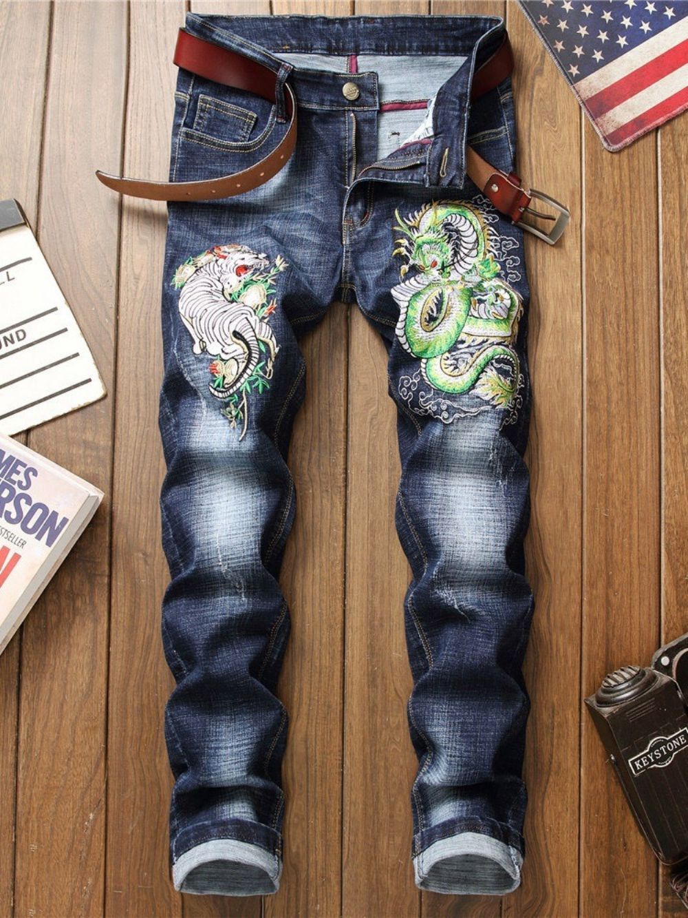 Jeans Da Moda Bordado Com Blocos De Cores Com Zíper