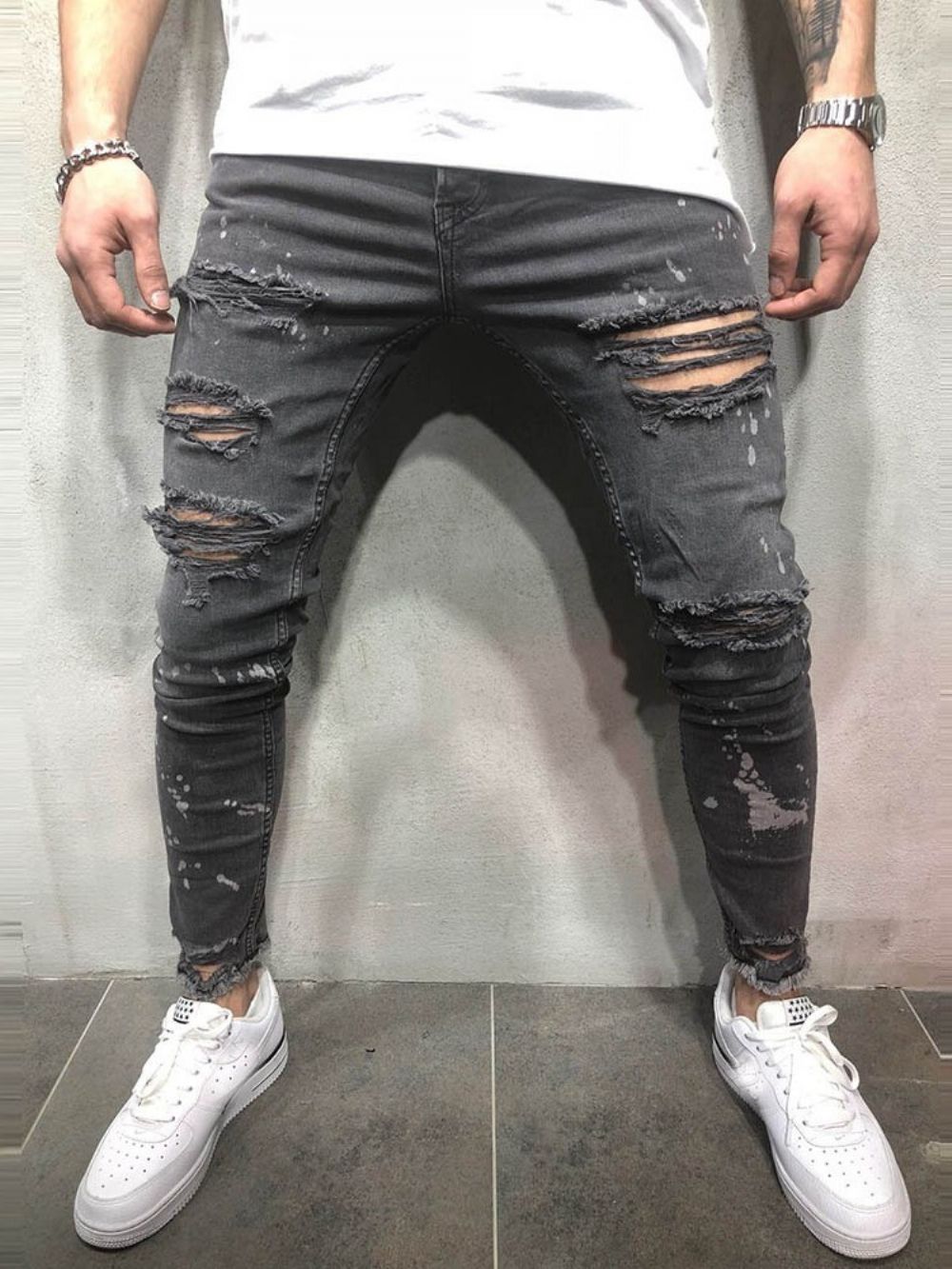 Jeans Masculino Rasgado Com Estampa Simples E Cintura Média