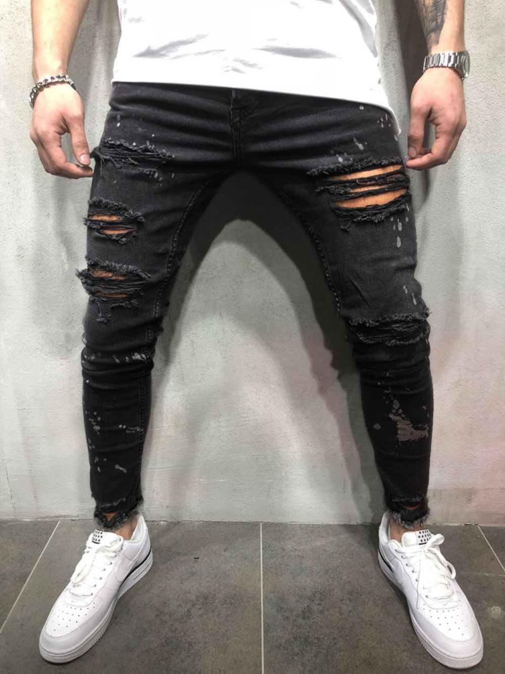 Jeans Masculino Rasgado Com Estampa Simples E Cintura Média